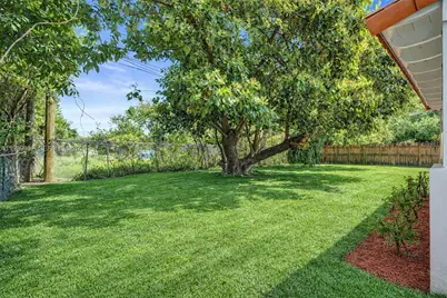 221 NE 48th Ter, Miami, FL 33137 - Photo 25