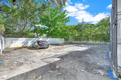 641 NW 2nd St #1, Miami, FL 33128 - Photo 21