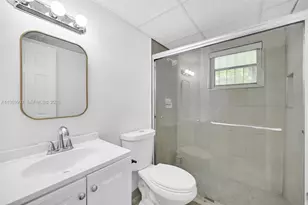 641 NW 2nd St, Miami, FL 33128 - Photo 13