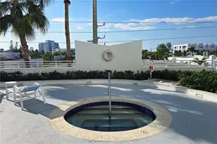 7600 Collins Ave, Miami Beach, FL 33141 - Photo 37