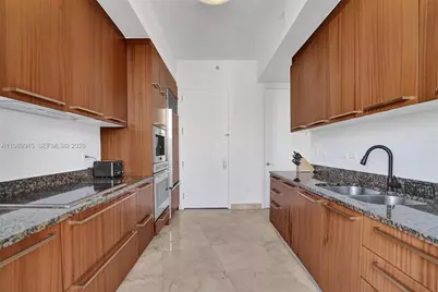 16001 Collins Ave #805, Sunny Isles Beach, FL 33160 - Photo 17