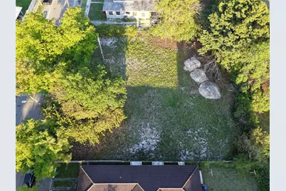 1060 NW 51 St, Miami, FL 33127 - Photo 11