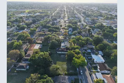 1060 NW 51 St, Miami, FL 33127 - Photo 7