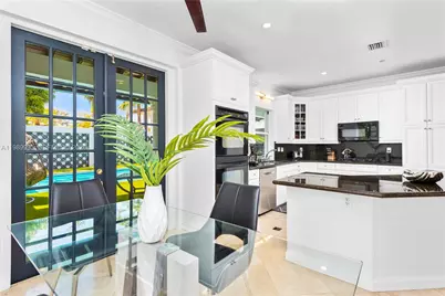 472 Sunset Dr, Hallandale Beach, FL 33009 - Photo 17