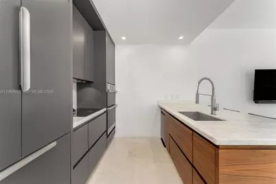 200 Biscayne Boulevard Way #1406, Miami, FL 33131 - Photo 15