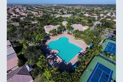 1845 NW 139th Ter, Pembroke Pines, FL 33028 - Photo 9