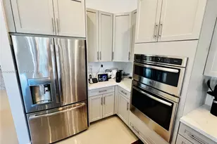 10545 S Lago Vista Cir, Parkland, FL 33076 - Photo 17