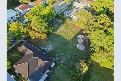 1060 NW 51st St, Miami, FL 33127 - Photo 3