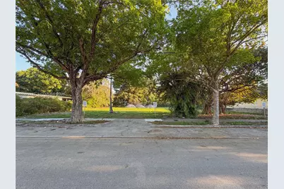 1060 NW 51st St, Miami, FL 33127 - Photo 13