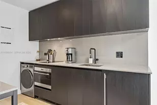 20 NE 11th St, Miami, FL 33132 - Photo 5