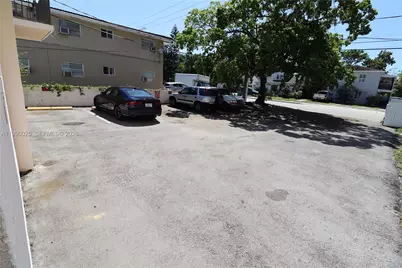 951 SW 7th St #2, Miami, FL 33130 - Photo 11