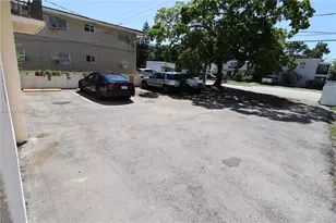 951 SW 7th St, Miami, FL 33130 - Photo 11