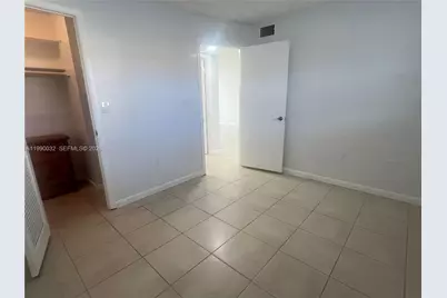 8500 Sunrise Lakes Blvd #111, Sunrise, FL 33322 - Photo 9