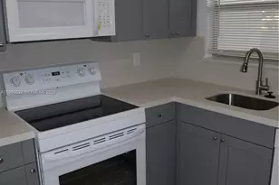 8500 Sunrise Lakes Blvd, Sunrise, FL 33322 - Photo 19