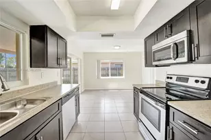 4460 NW 43rd St, Lauderdale Lakes, FL 33319 - Photo 23
