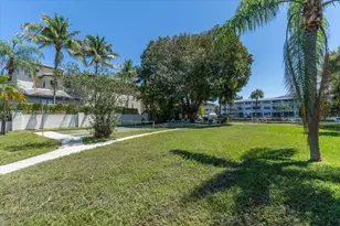 581 Blue Heron Dr, Hallandale Beach, FL 33009 - Photo 25