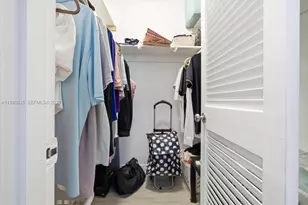 581 Blue Heron Dr, Hallandale Beach, FL 33009 - Photo 15