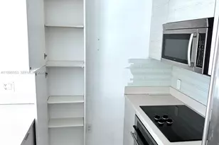 55 SE 6th St, Miami, FL 33131 - Photo 5