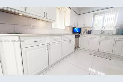 136 SE 2nd Ct, Dania Beach, FL 33004 - Photo 9
