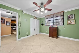 901 Colony Point Cir, Pembroke Pines, FL 33026 - Photo 25