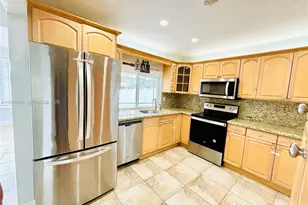 8690 NW 16th St, Pembroke Pines, FL 33024 - Photo 3