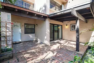 495 W Park Dr, Miami, FL 33172 - Photo 1