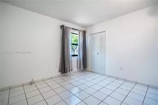 495 W Park Dr, Miami, FL 33172 - Photo 13