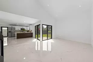 10510 SW 148th Ave Dr, Miami, FL 33196 - Photo 3