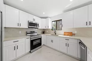 10510 SW 148th Ave Dr, Miami, FL 33196 - Photo 5