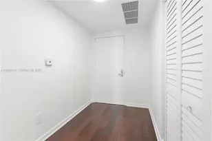 335 S Biscayne Blvd, Miami, FL 33131 - Photo 13