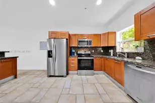 2917 SW 30th Ct, Miami, FL 33133 - Photo 5