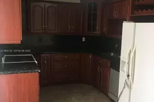 625 E 8th Ct, Hialeah, FL 33010 - Photo 11