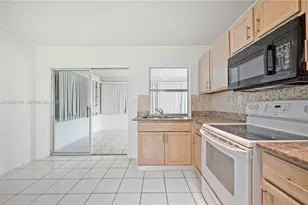 7004 NW 67th Ave, Tamarac, FL 33321 - Photo 9
