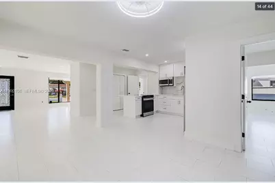 865 W 72nd Pl #865, Hialeah, FL 33014 - Photo 11