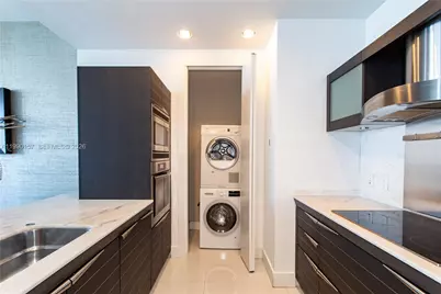 200 Biscayne Blvd Wy #4512, Miami, FL 33131 - Photo 7