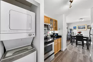 365 SW 86th Ave, Pembroke Pines, FL 33025 - Photo 29