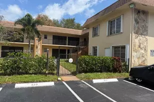 421 NE 1st St, Hallandale Beach, FL 33009 - Photo 3