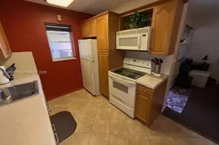 421 NE 1st St, Hallandale Beach, FL 33009 - Photo 11