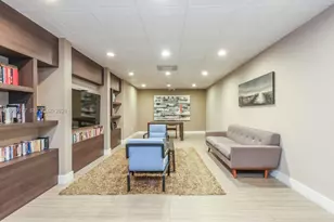 3675 N Country Club Dr, Aventura, FL 33180 - Photo 29