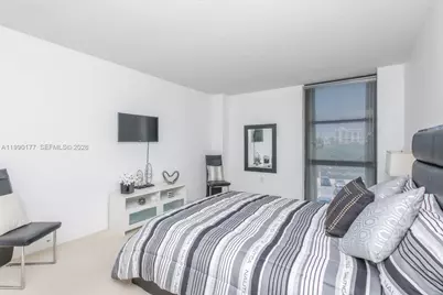 3675 N Country Club Dr #401, Aventura, FL 33180 - Photo 21