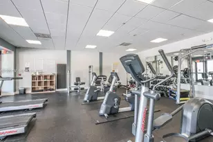 3675 N Country Club Dr, Aventura, FL 33180 - Photo 33