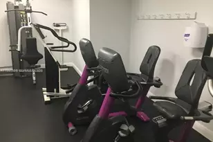 200 Berkley Rd, Hollywood, FL 33024 - Photo 15