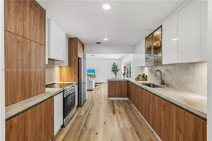 7327 Sabal Dr, Miami Lakes, FL 33014 - Photo 9