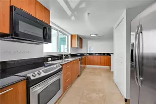 1800 N Bayshore Dr, Miami, FL 33132 - Photo 13