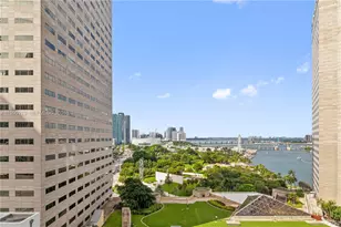 325 S Biscayne Blvd, Miami Beach, FL 33131 - Photo 17