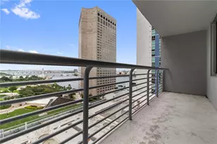 325 S Biscayne Blvd, Miami Beach, FL 33131 - Photo 15