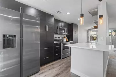 835 NW 80th Ter #11, Plantation, FL 33324 - Photo 5