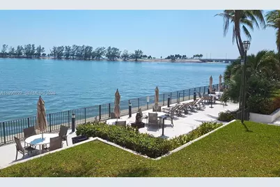 2333 Brickell Ave #2607, Miami, FL 33129 - Photo 9