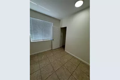 1403 SE 27th Ct, Homestead, FL 33035 - Photo 7