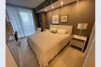 45 SW 9th St #1401, Miami, FL 33130 - Photo 9